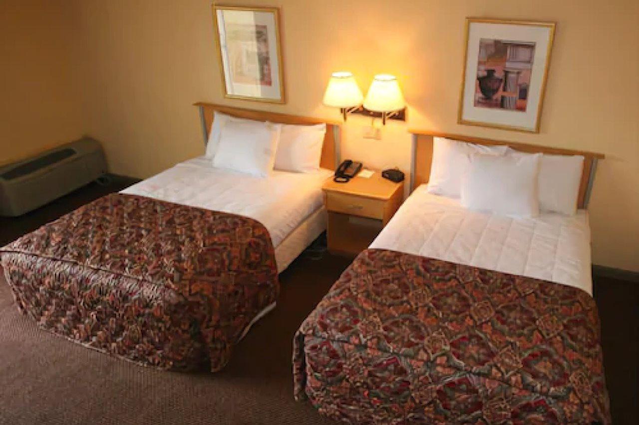Knights Inn Six Flags Lodge West 部屋 写真